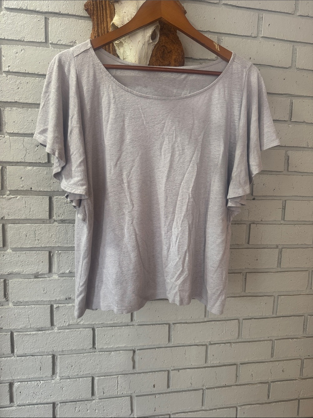 Garnet Hill Light Gray Flutter Sleeve Tee size L